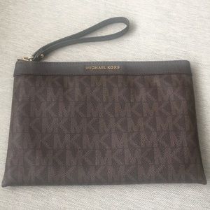 Michael Kors pouch